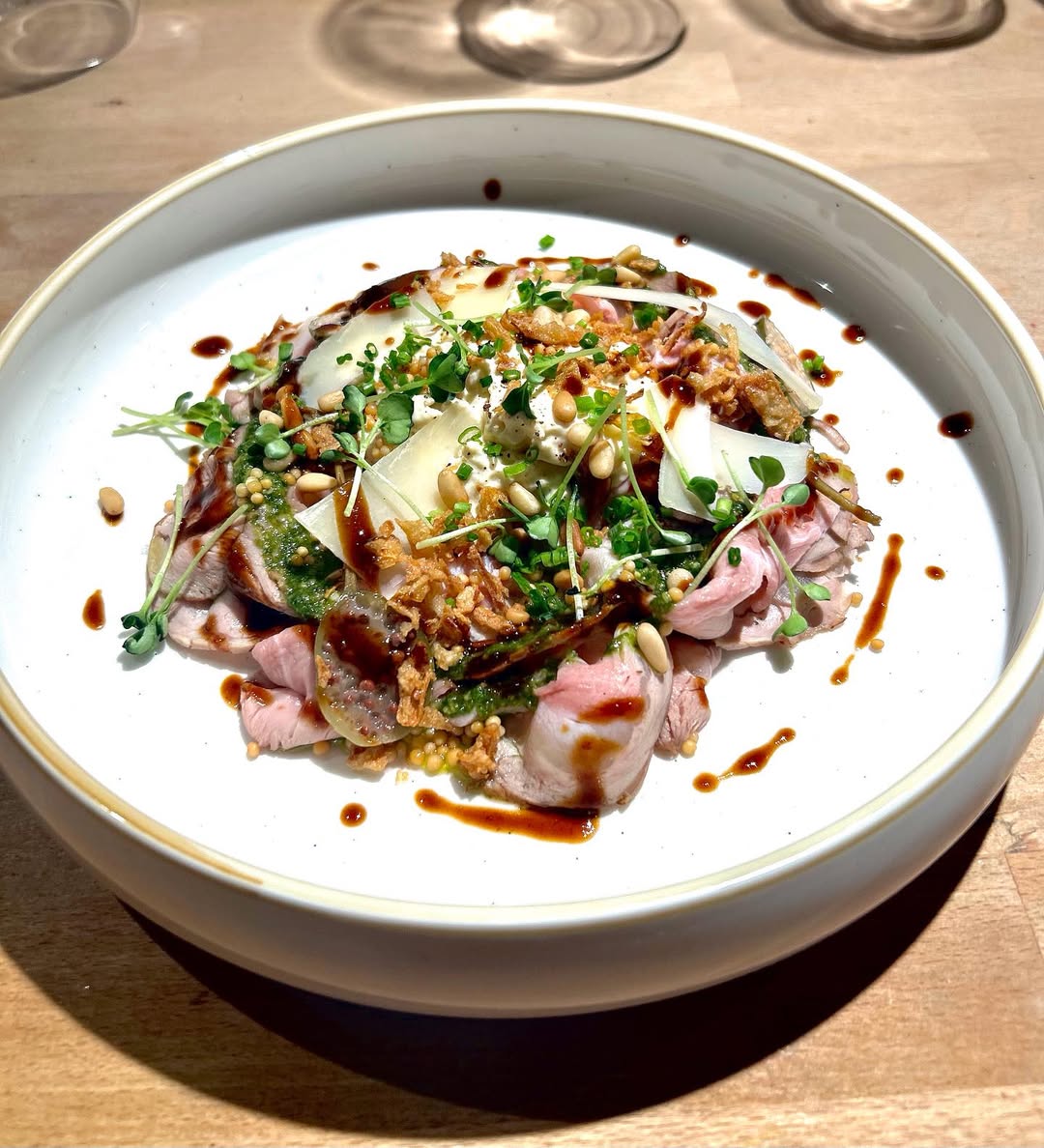 Cette semaine en suggestion le chef vous propose sa version du Vitello tonnato, accompagné de fr